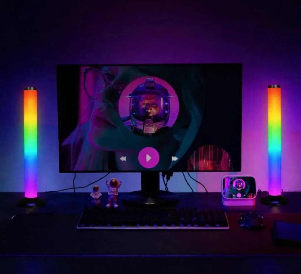 Настільна RGB лампа 360° з реакцією на звук, керування додатком і пультом